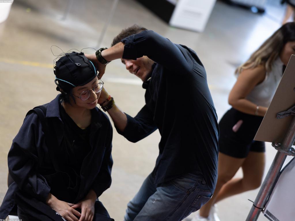 ការពិពណ៌នាហ្គេម: ការបញ្ចេញនូវសកម្មភាពនៃហ្គេម