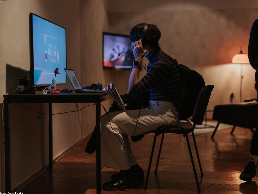 ធាតុសំខាន់ៗក្នុងការពិពណ៌នាហ្គេម