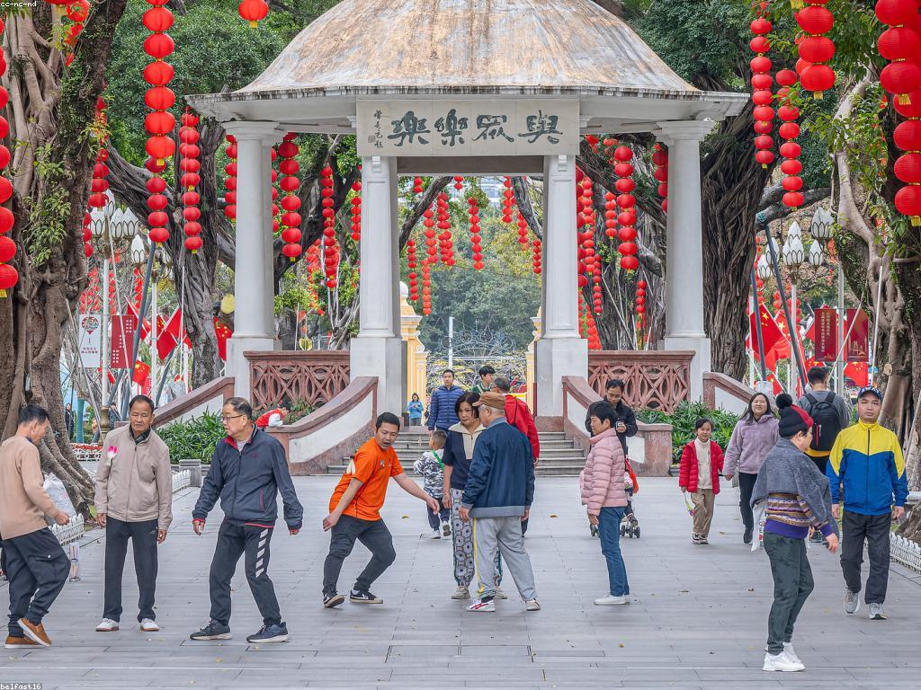 ការពិពណ៌នាហ្គេម: ទស្សនៈសង្ខេបនៃពិភពហ្គេម